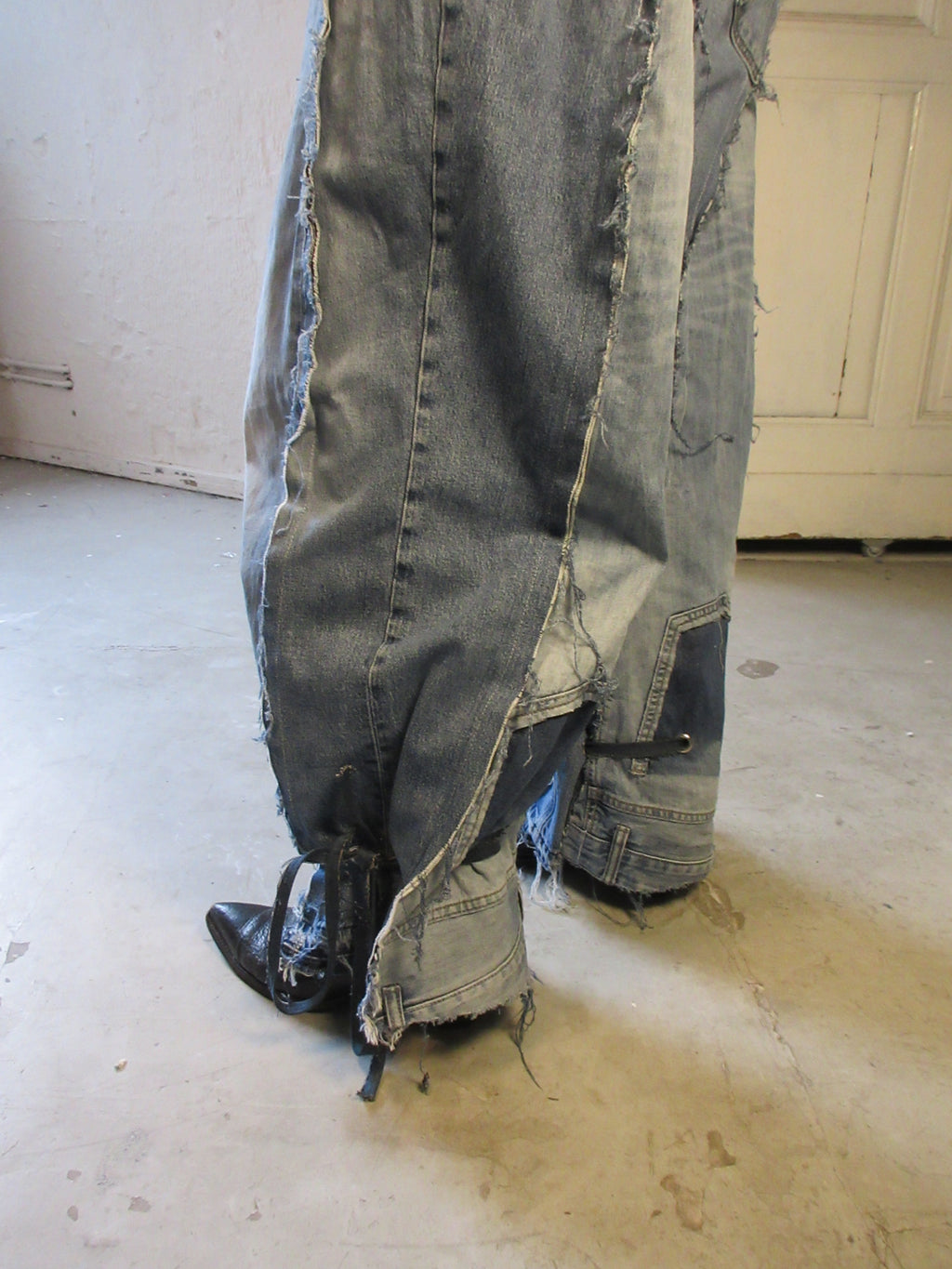 BAGGY TIE-IN LIGHT DENIM SPG PANTS