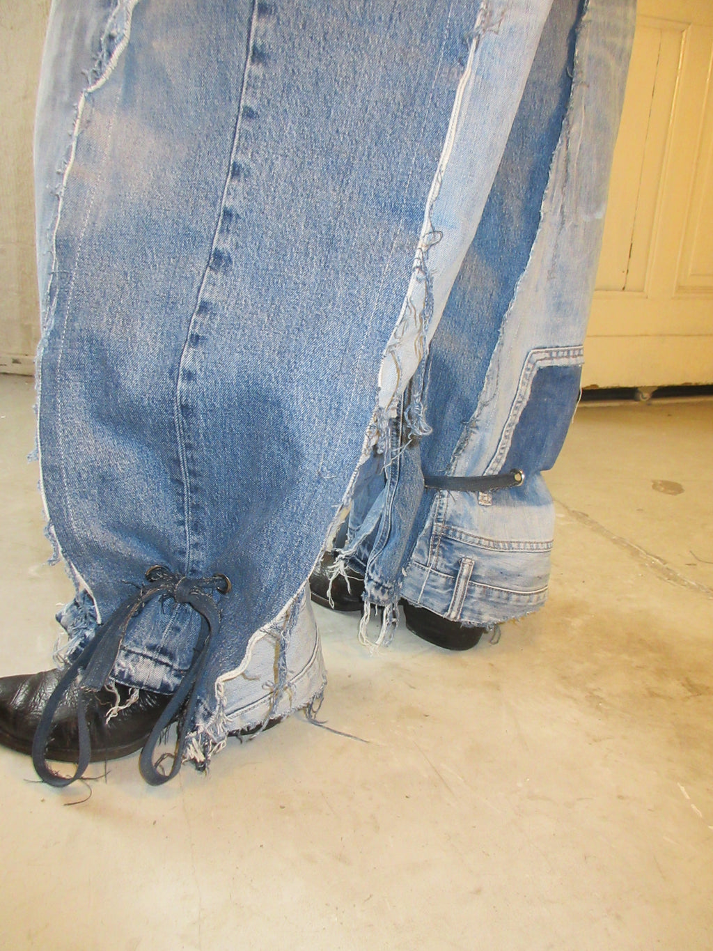 BAGGY TIE-IN LIGHT DENIM SPG PANTS