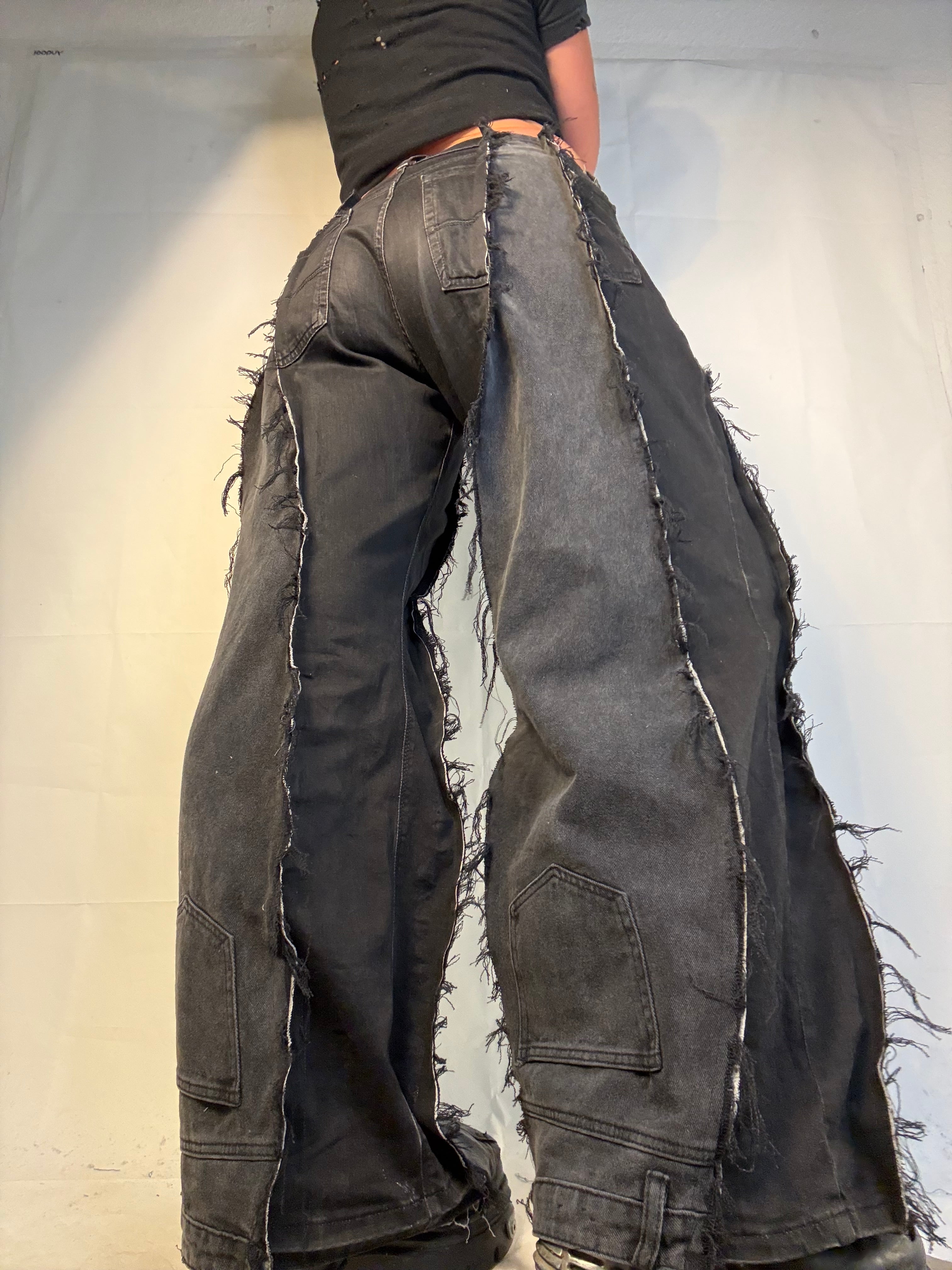 BAGGY RIPPED BLACK SPG PANTS