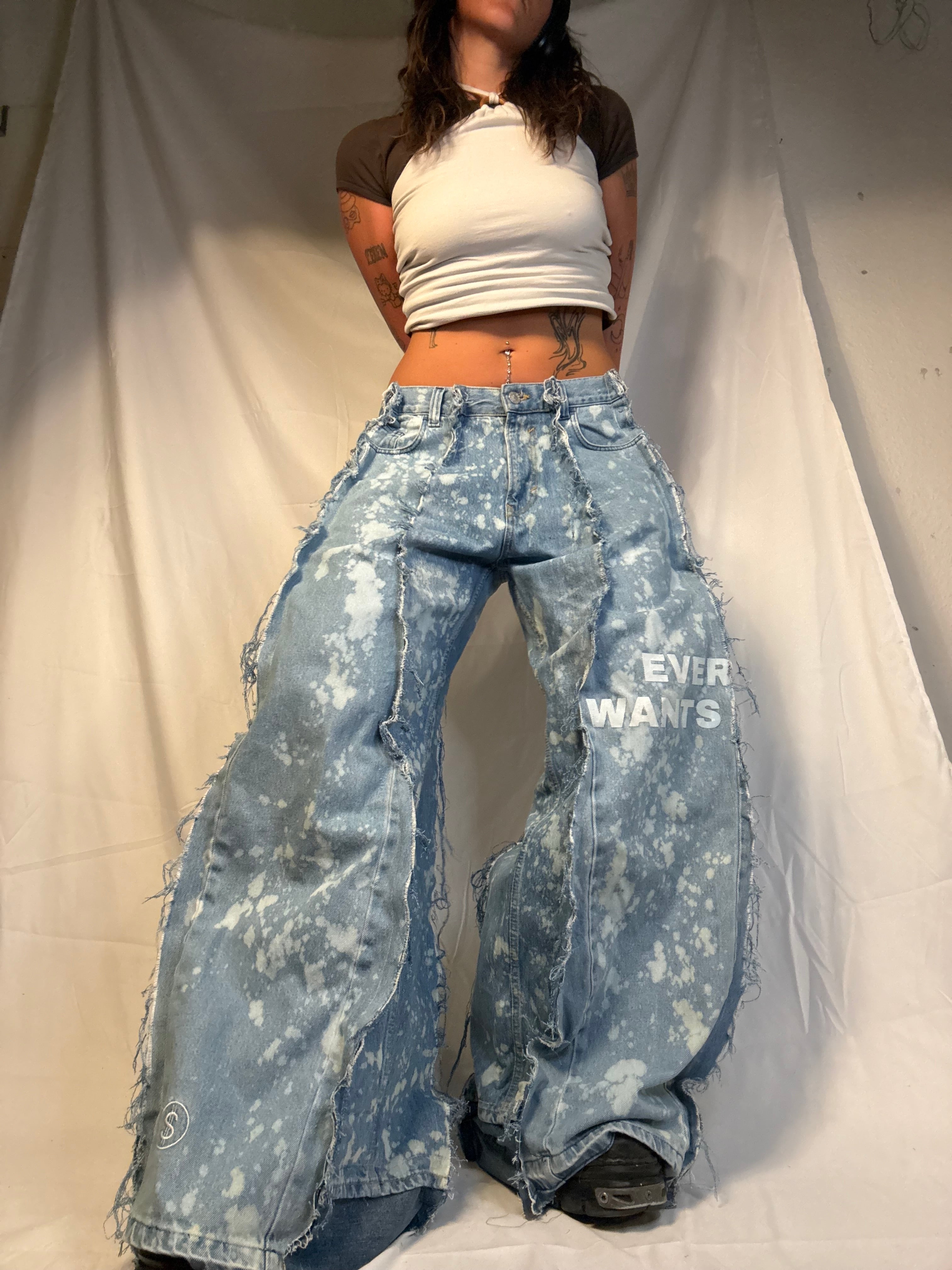 BAGGY OVERSIZE BLEACH LIGHT DENIM W TEXT DETAIL SPG PANTS