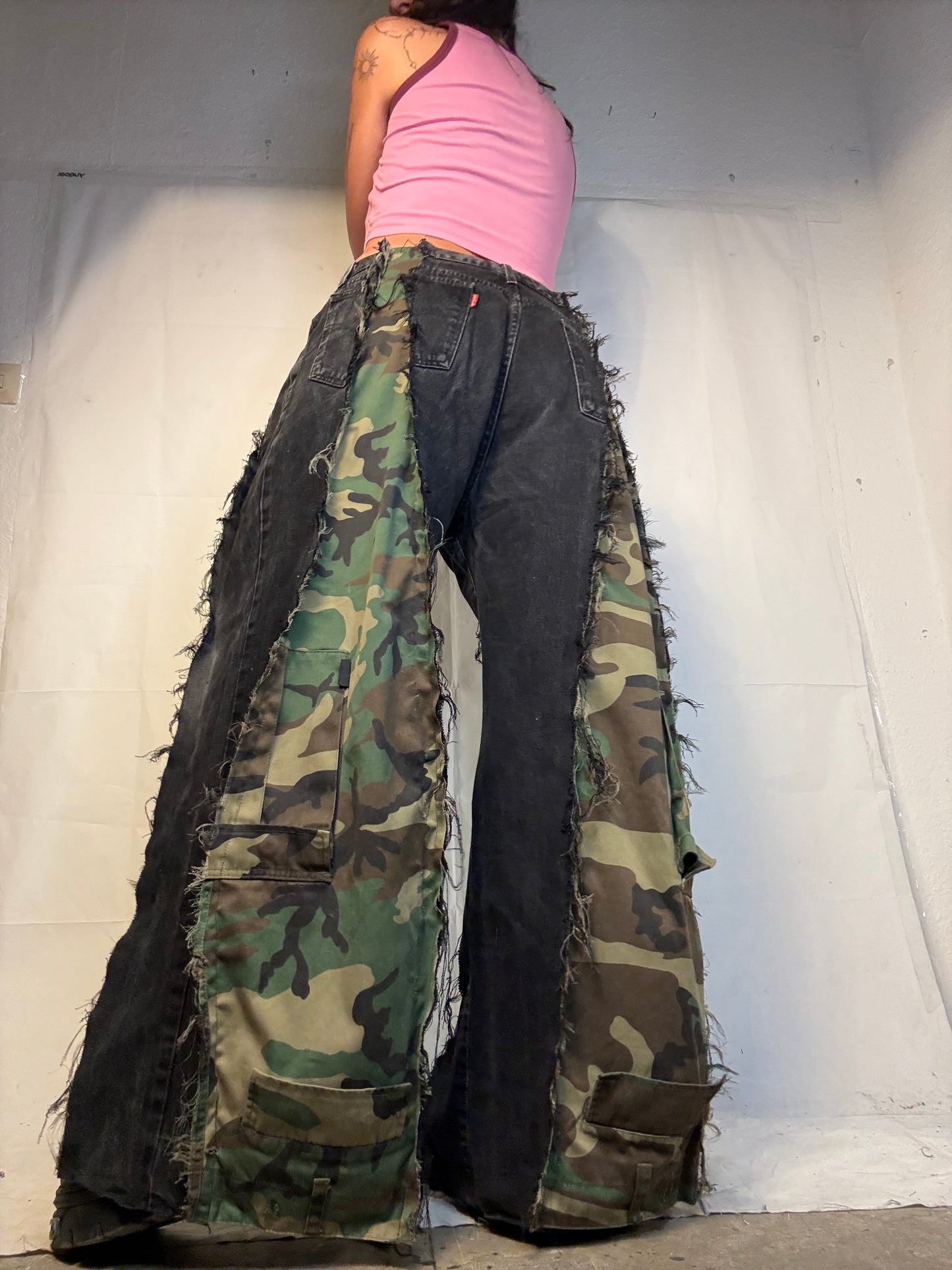 BAGGY LONG CAMO/BLACK SPG PANTS