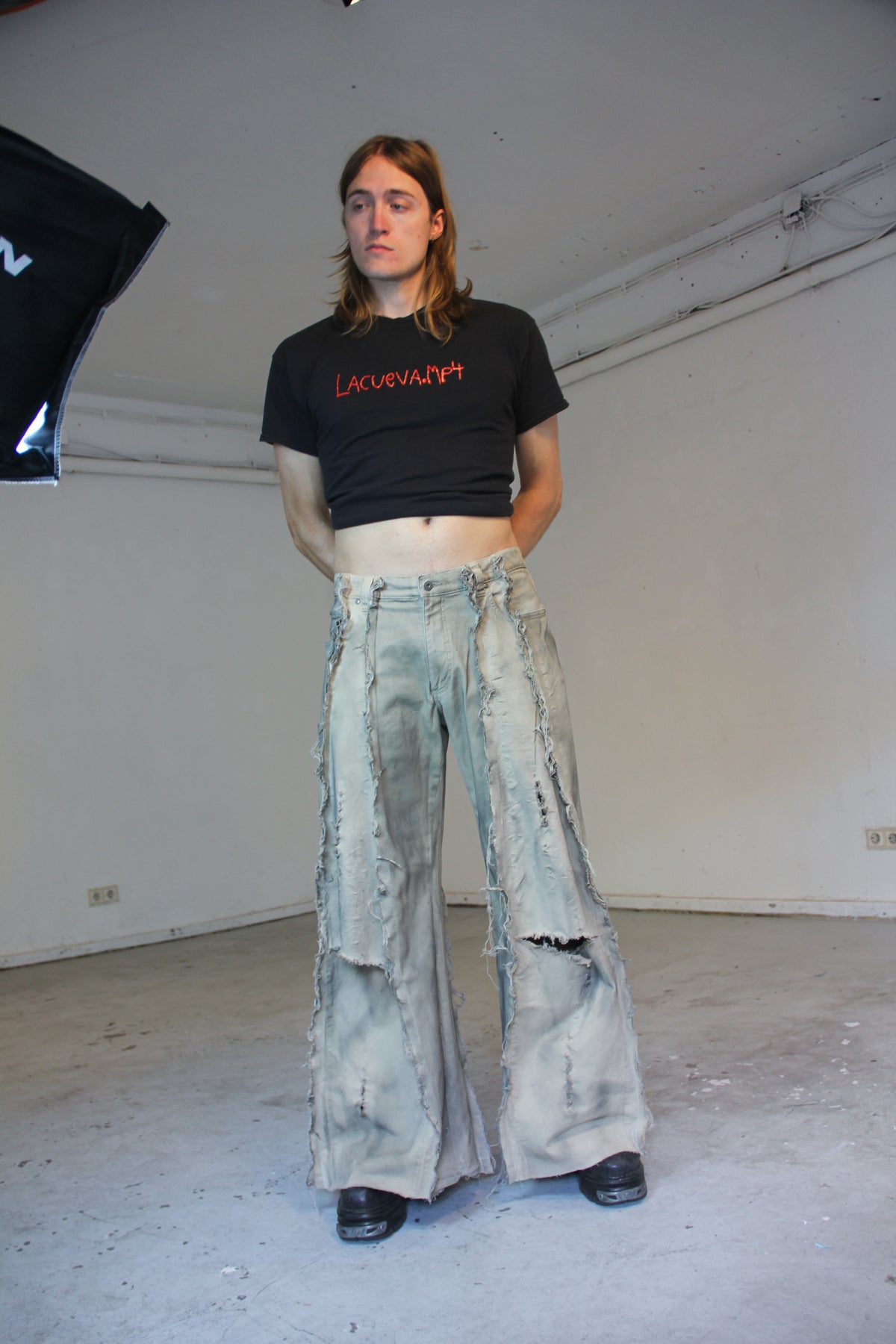 BAGGY RIPPED GREY-STAINED SPG PANTS