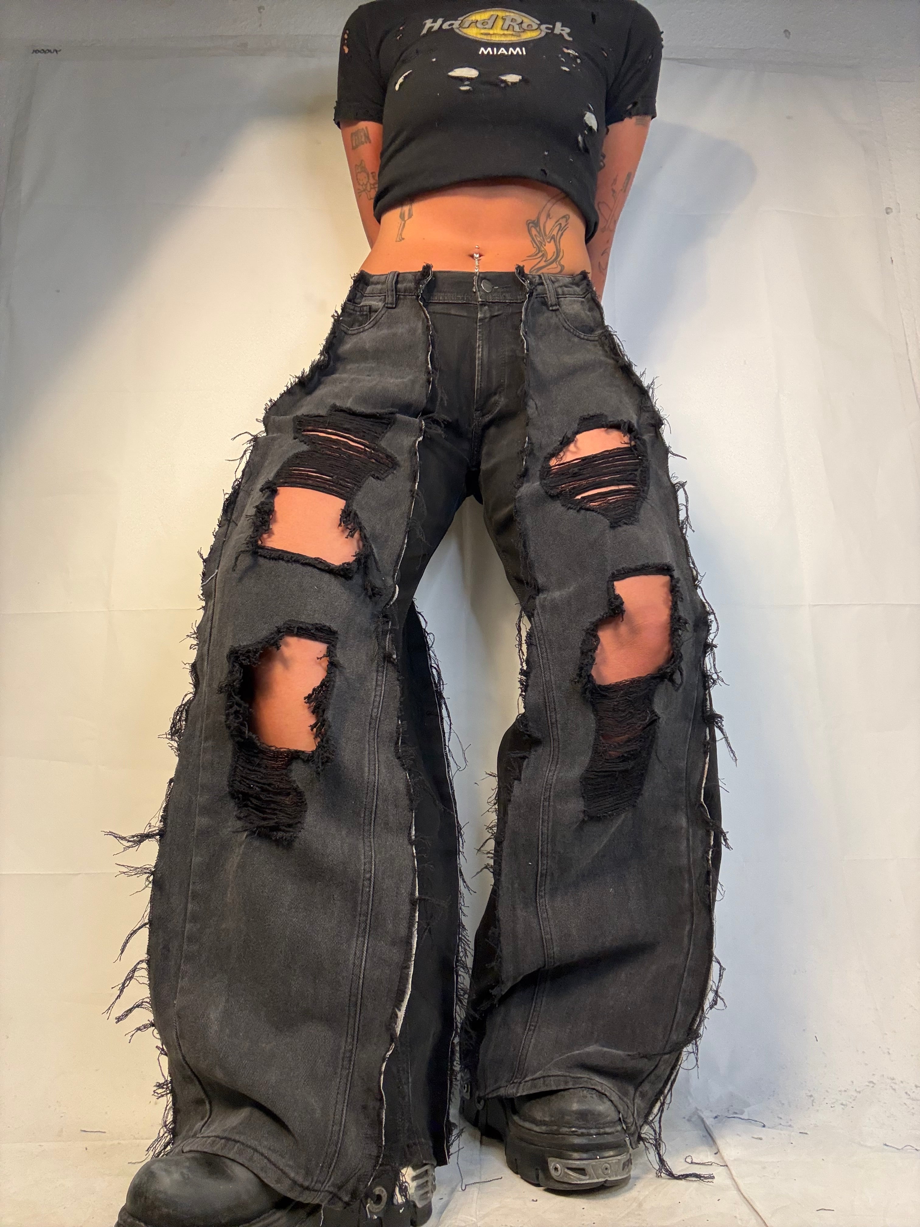 BAGGY RIPPED BLACK SPG PANTS