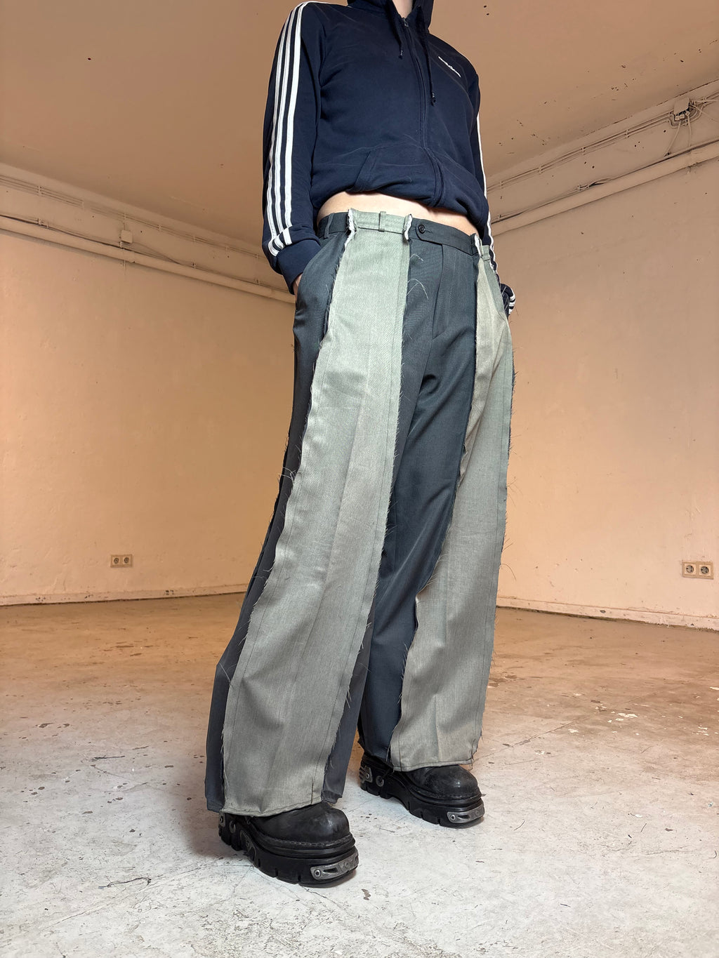 LIMITED EDITION BAGGY GREY/GREEN SPG SUITPANTS