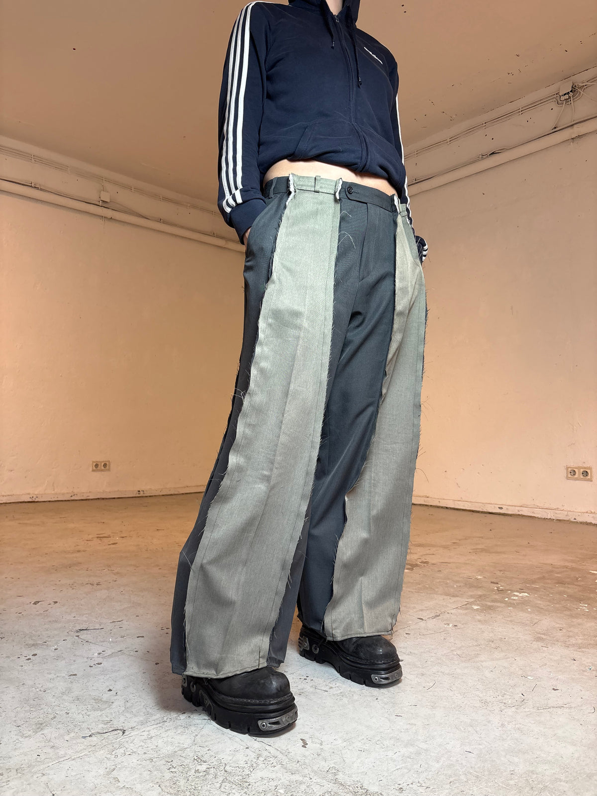 LIMITED EDITION BAGGY GREY/GREEN SPG SUITPANTS