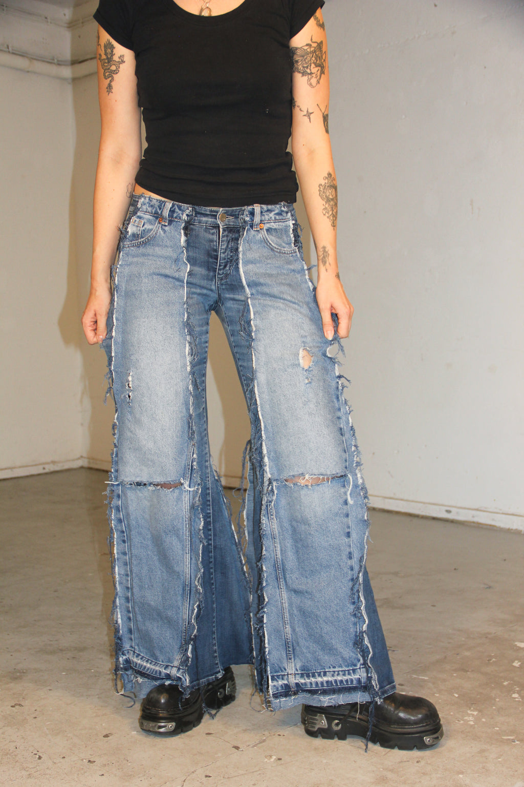 CLASSIC RIPPED DENIM SPG PANTS