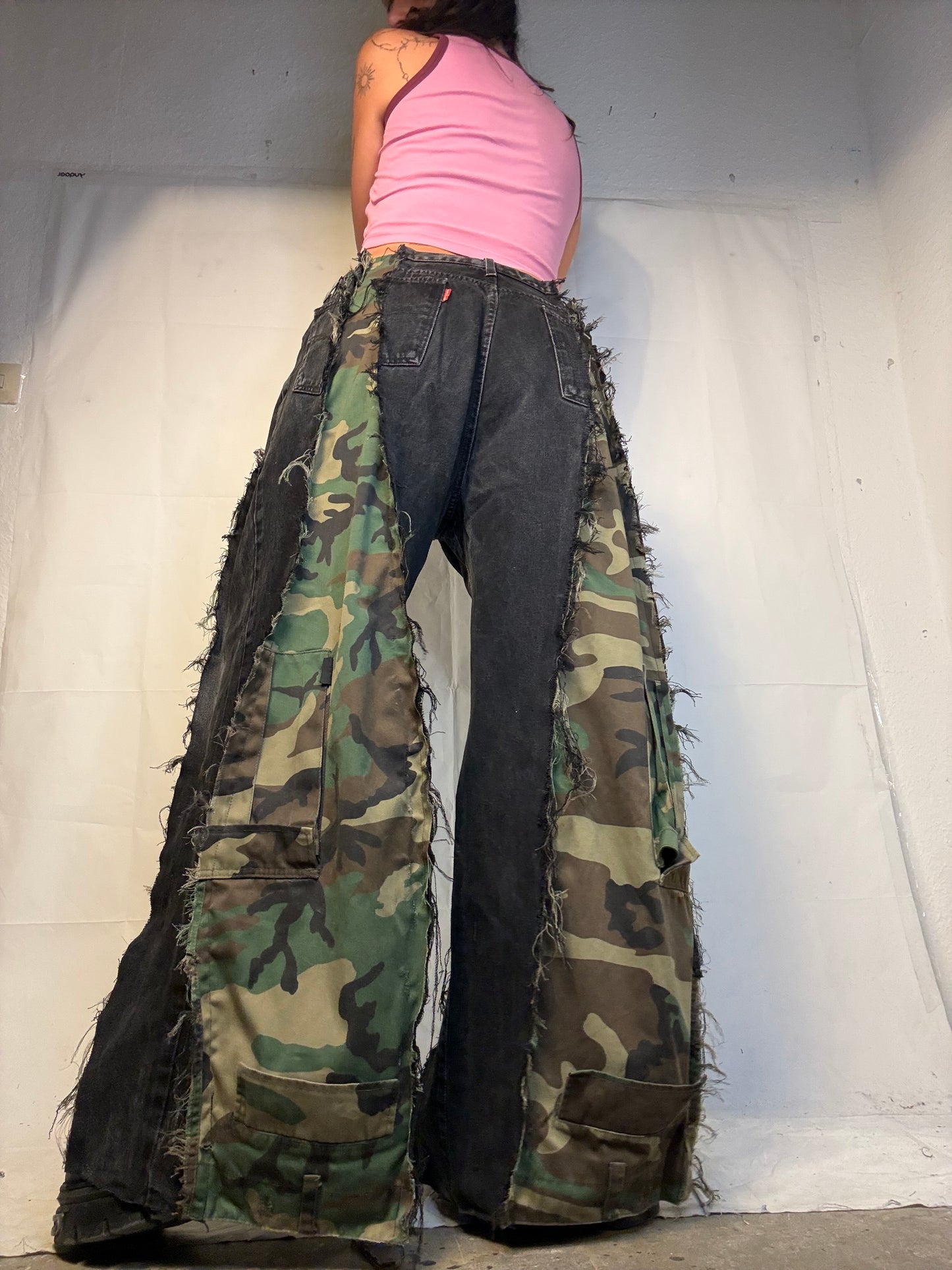 BAGGY LONG CAMO/BLACK SPG PANTS