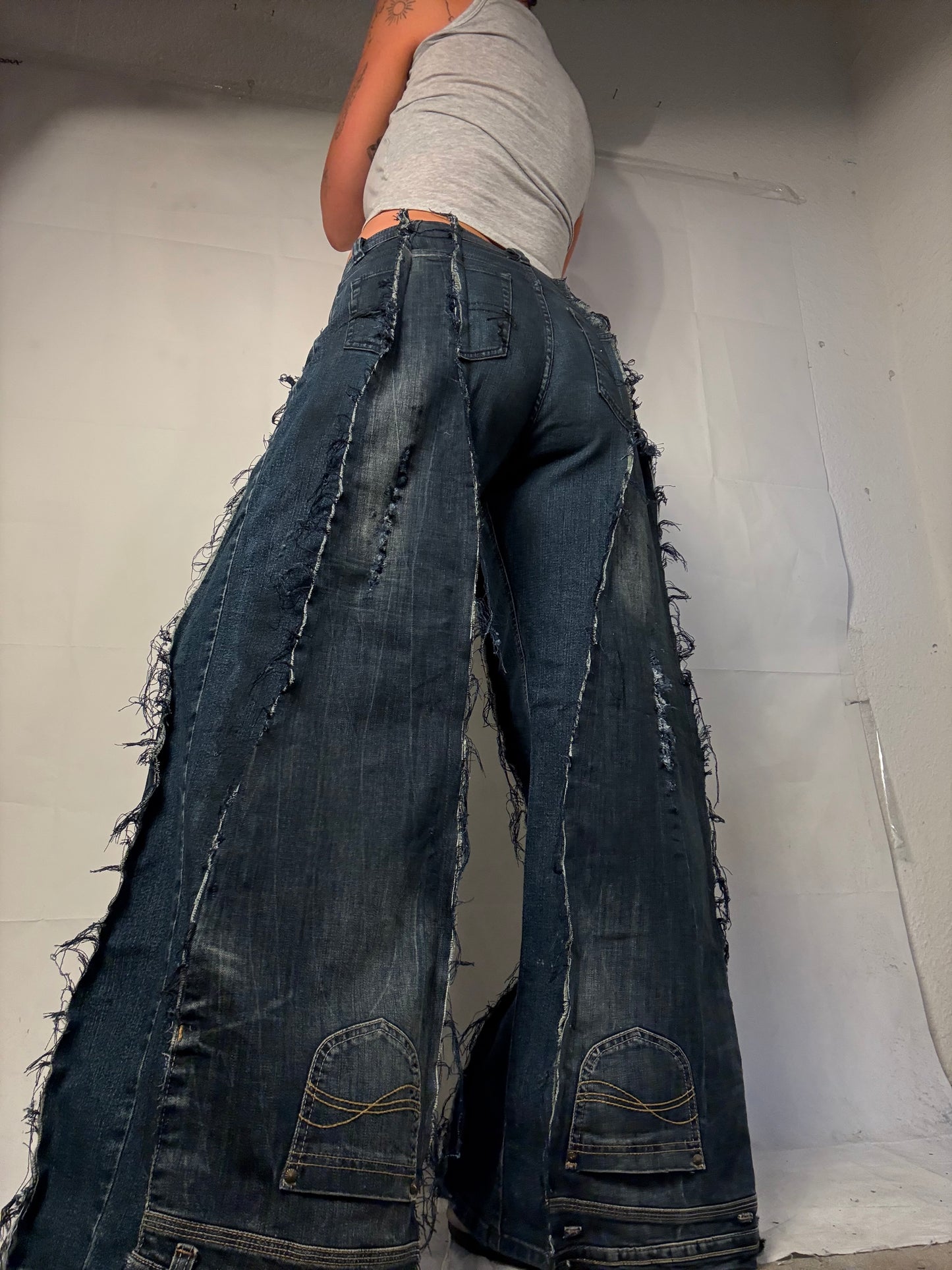 BAGGY DISTRESSED WASHED DENIM SPG PANTS