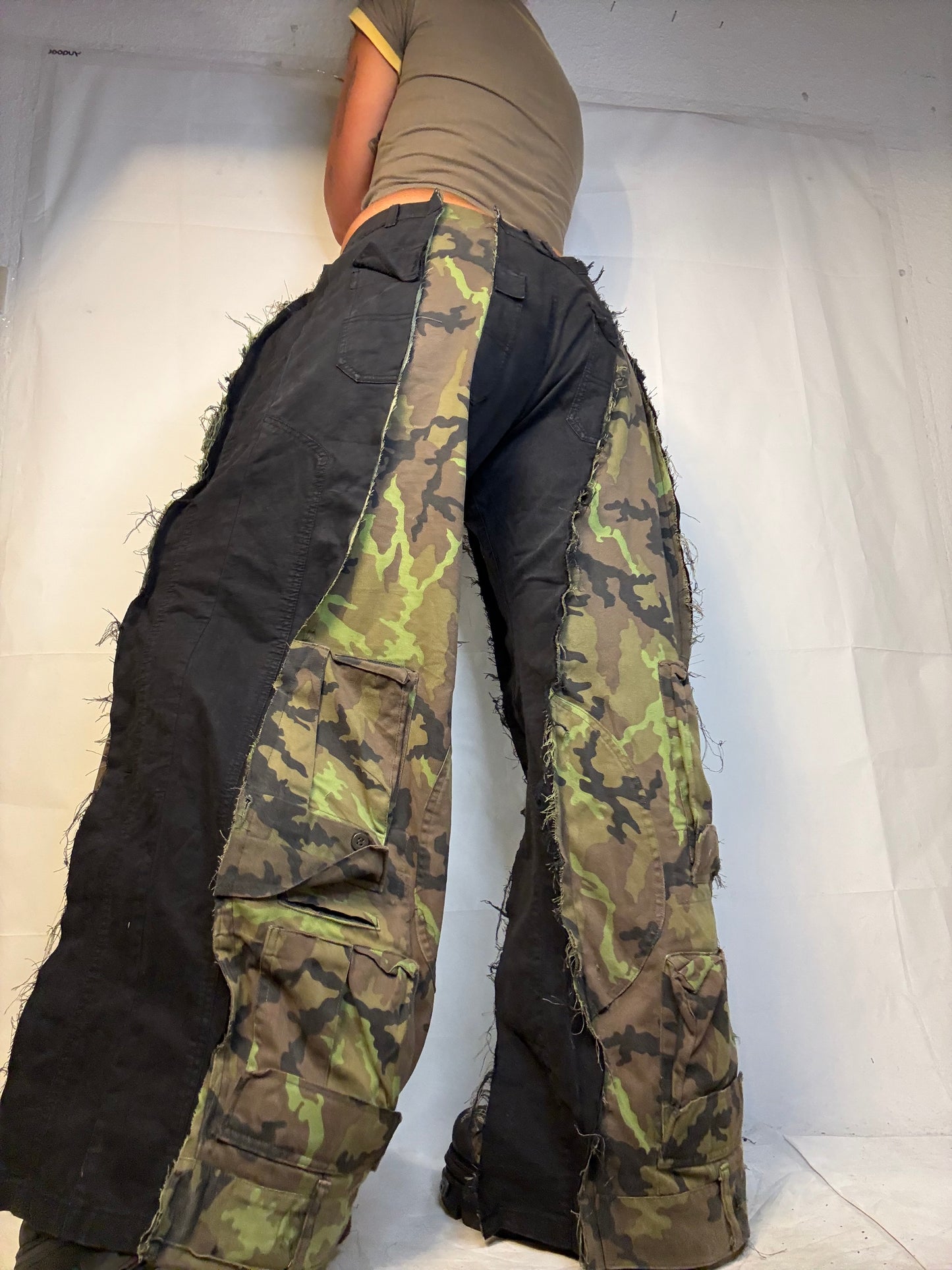 BAGGY CAMO/BLACK SPG PANTS