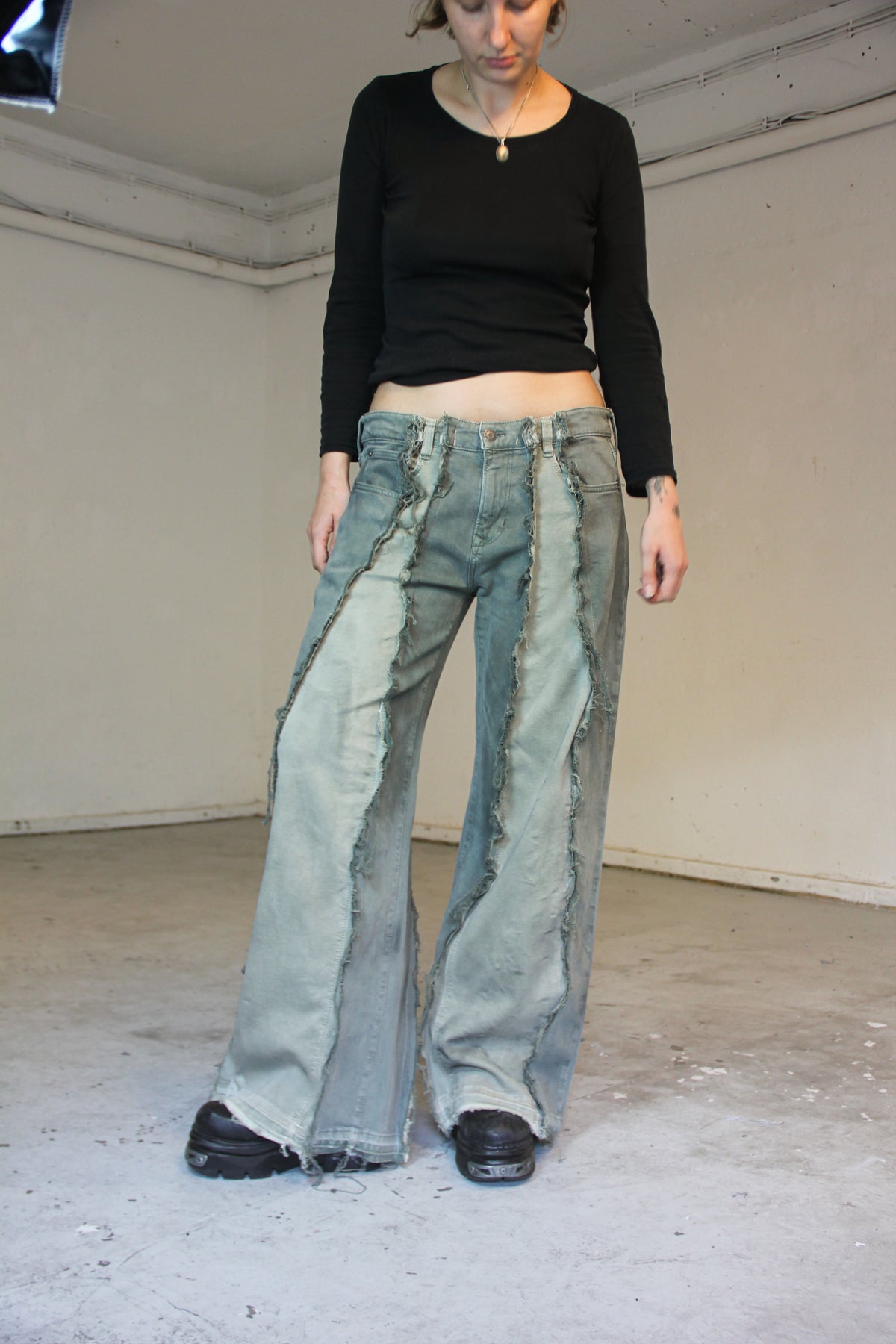 BAGGY STAINED LINOLEUM GREEN DENIM SPG PANTS
