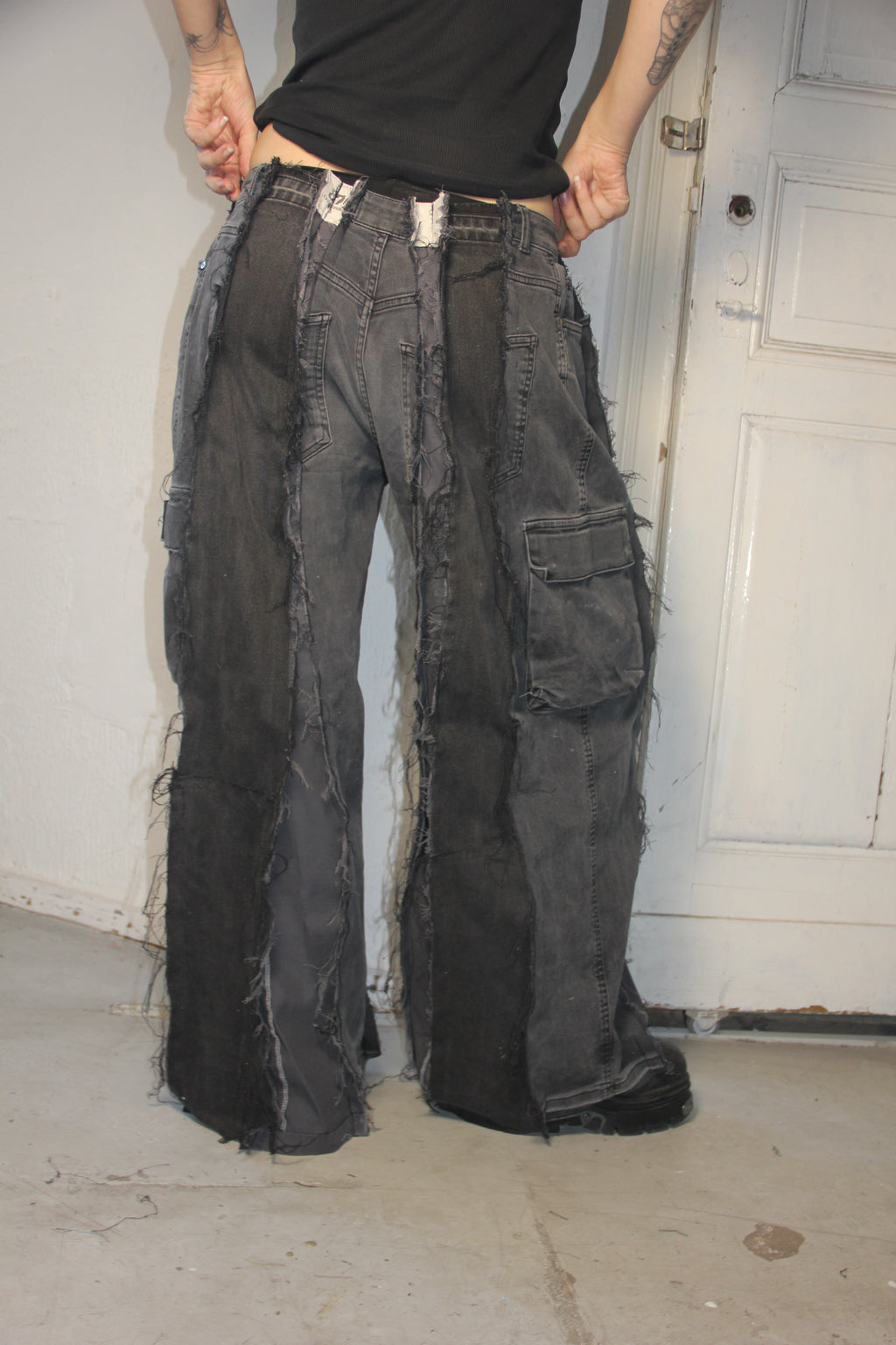LIMITED EDITION BAGGY DARK GREY INSIDE-OUT CARGO SPG PANTS