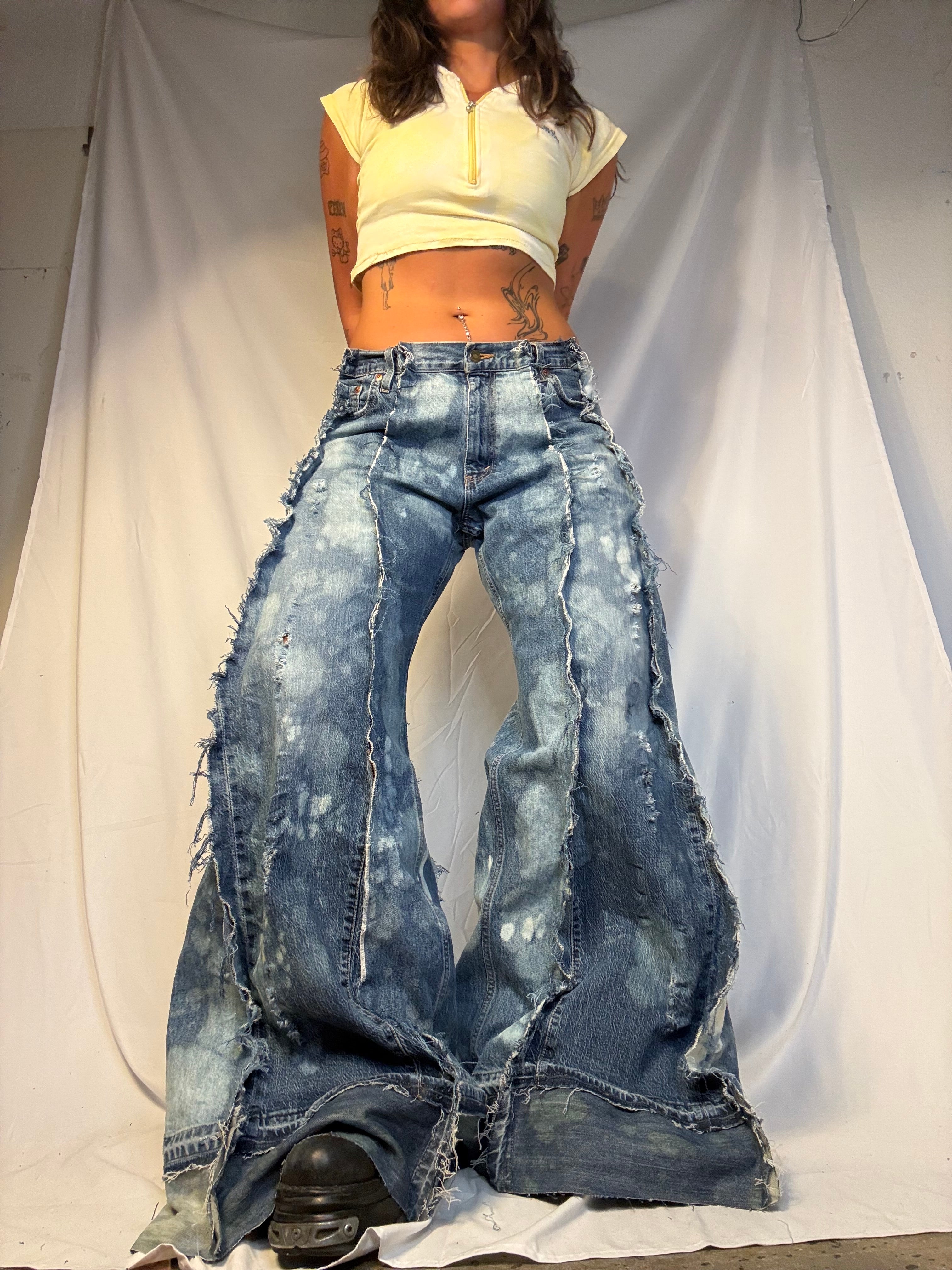 BAGGY BLEACH STAINED DISTRESSED CLASSIC DENIM SPG PANTS