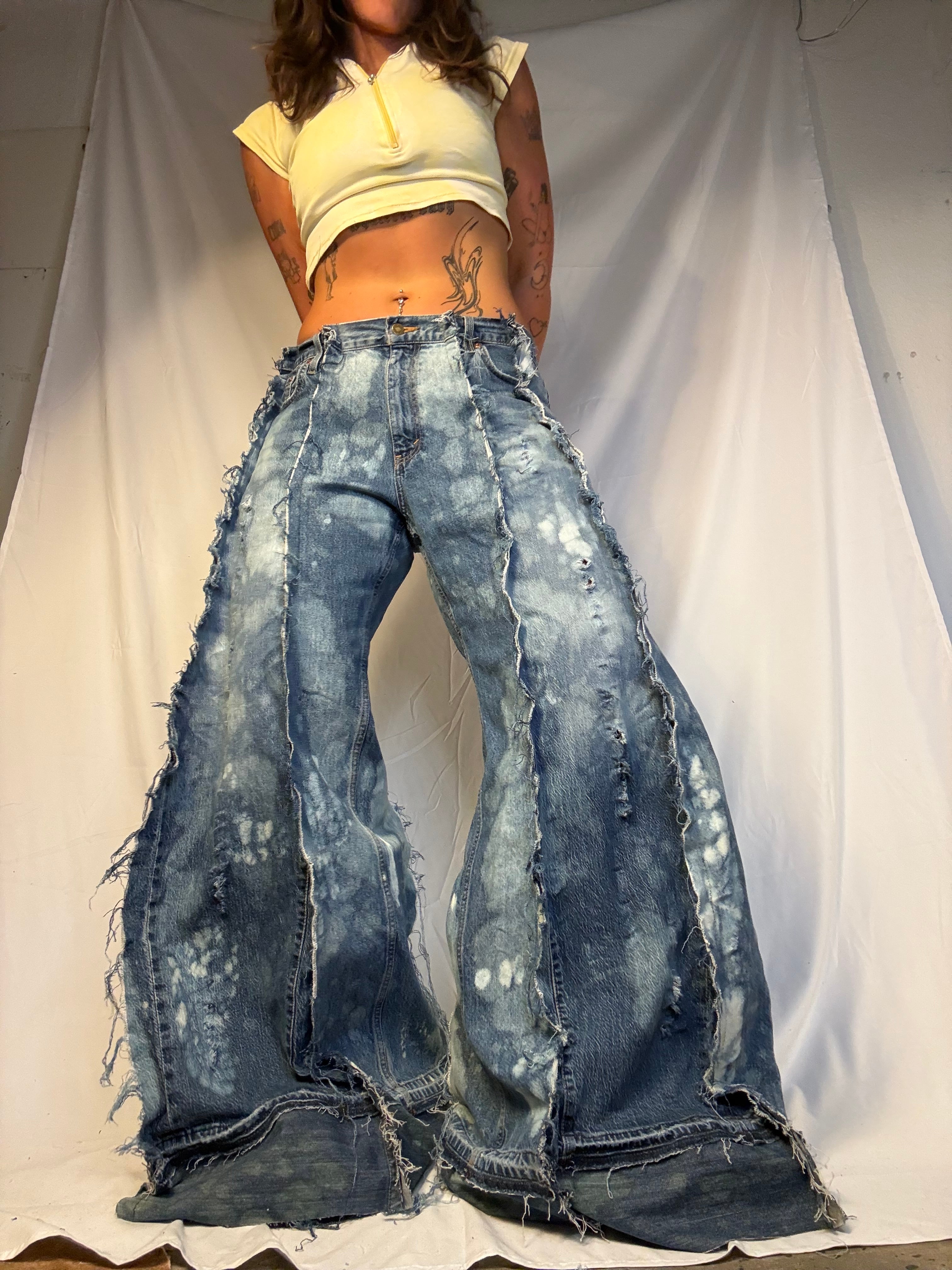 BAGGY BLEACH STAINED DISTRESSED CLASSIC DENIM SPG PANTS