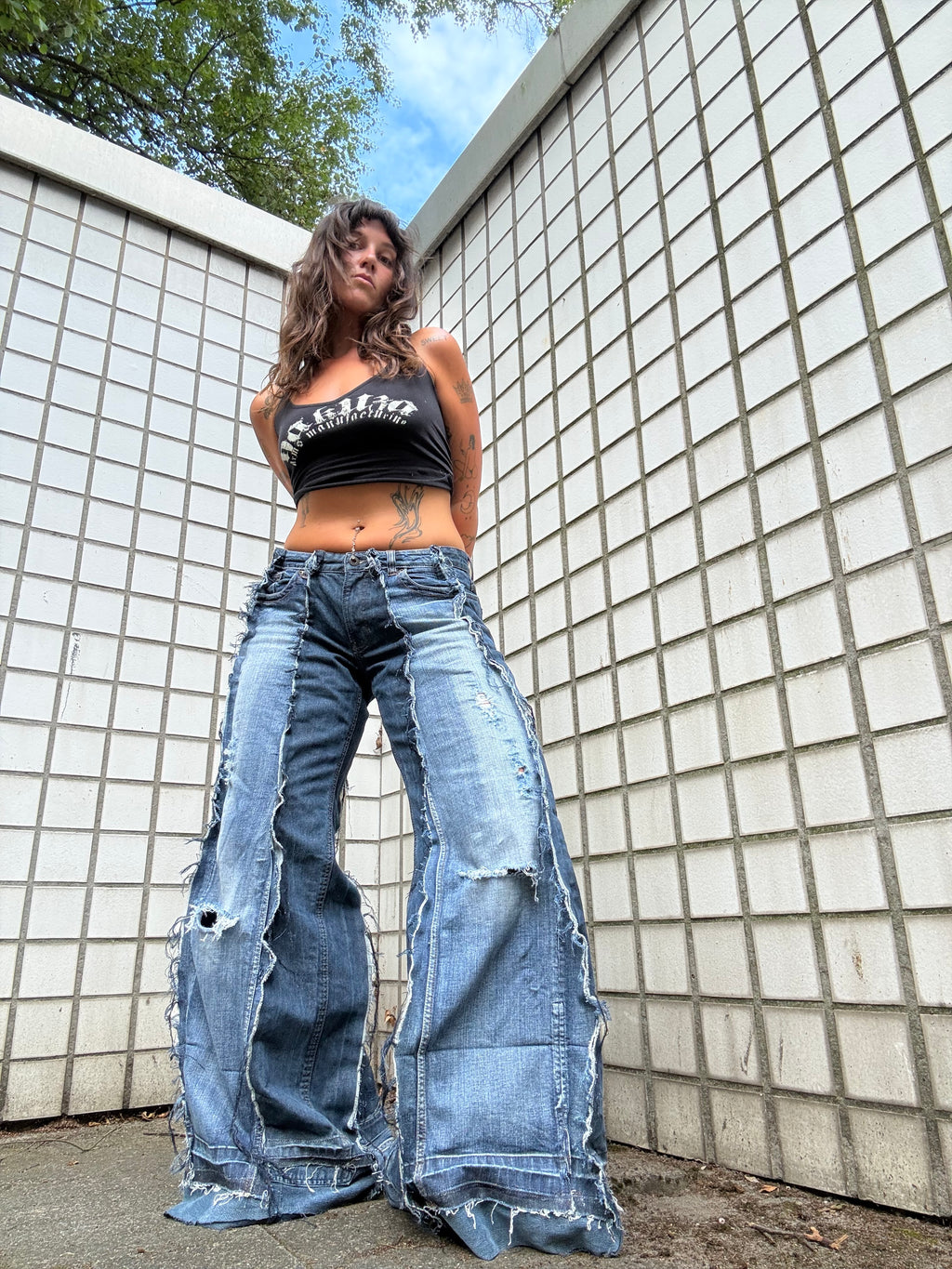 FLARED CLASSIC RIPPED DENIM SPG PANTS