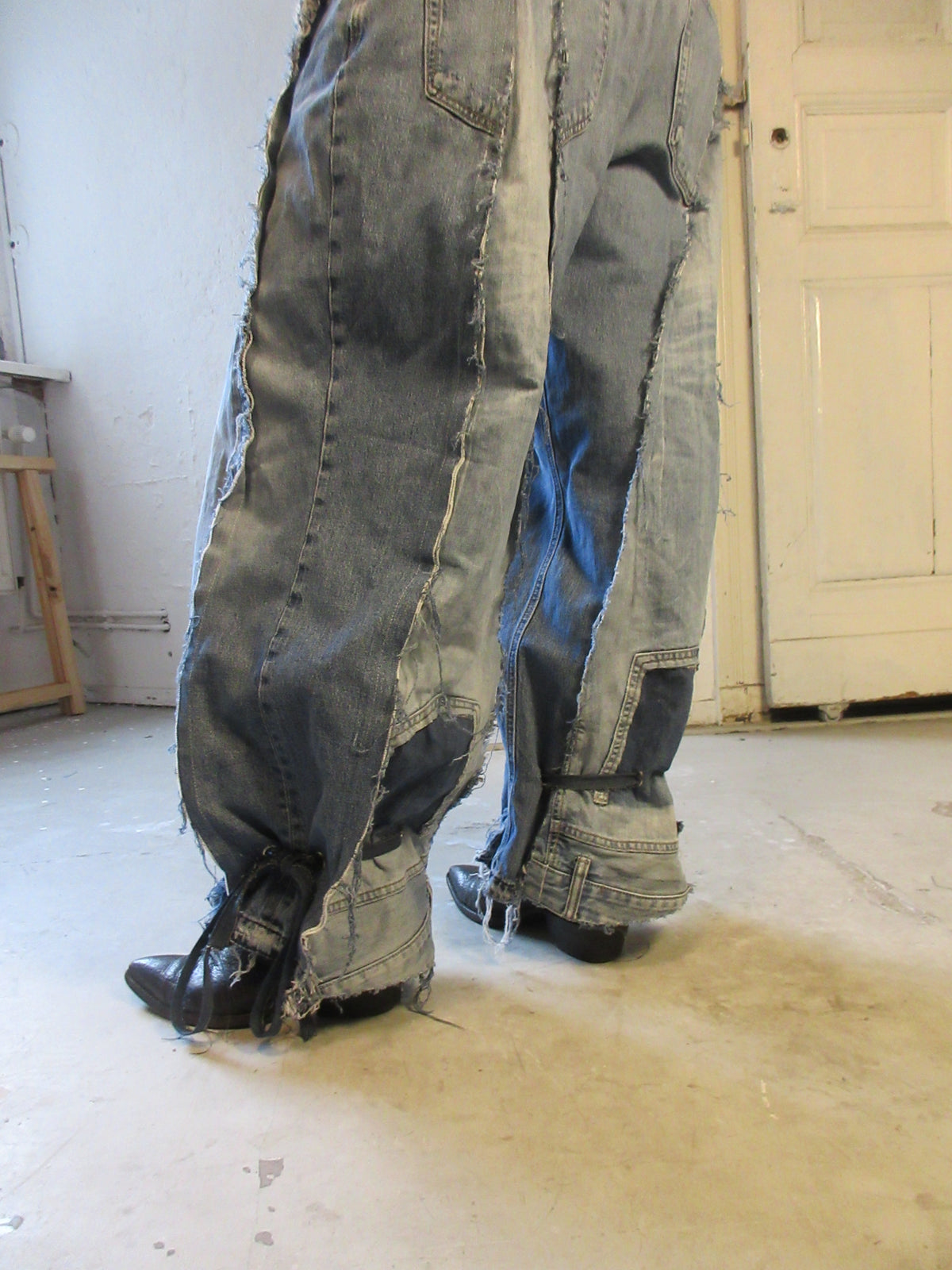 BAGGY TIE-IN LIGHT DENIM SPG PANTS