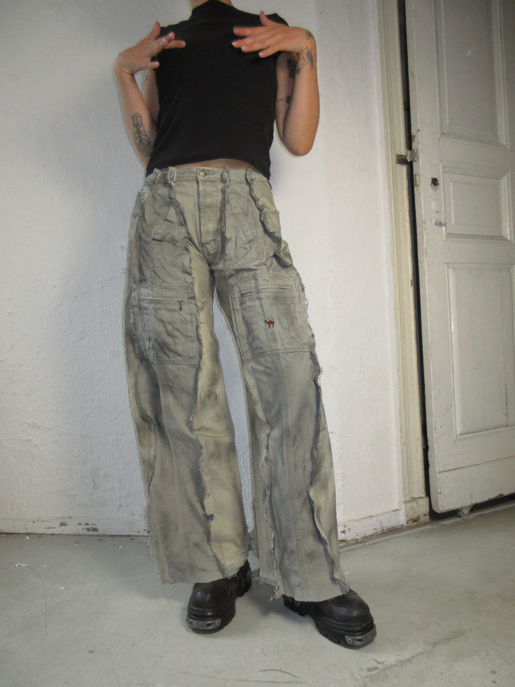 EXTRA LONG STAINED DENIM/CARGO SPG PANTS