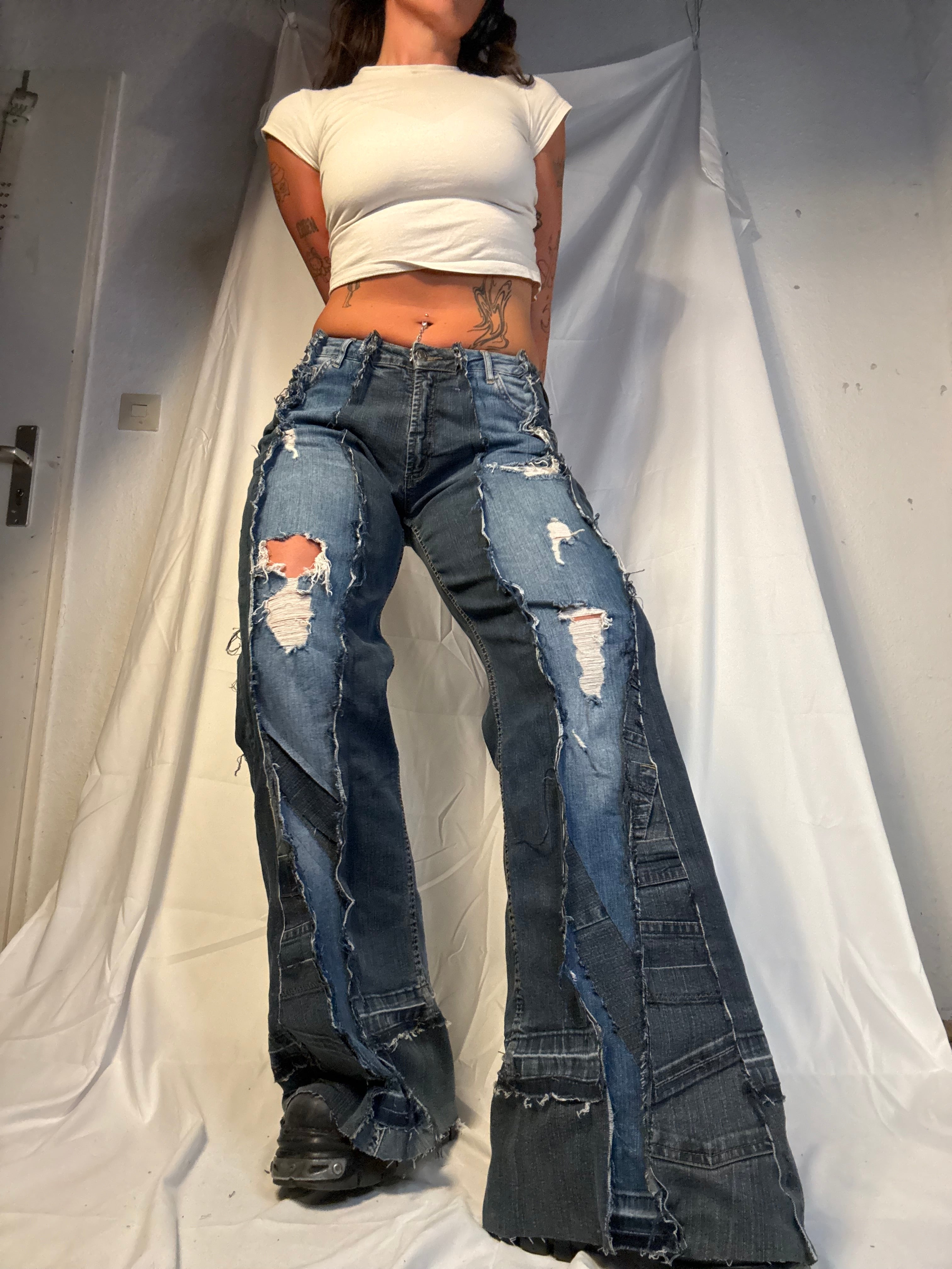 LIGHT SLIM PATCHED RIPPED DENIM SPG PANTS