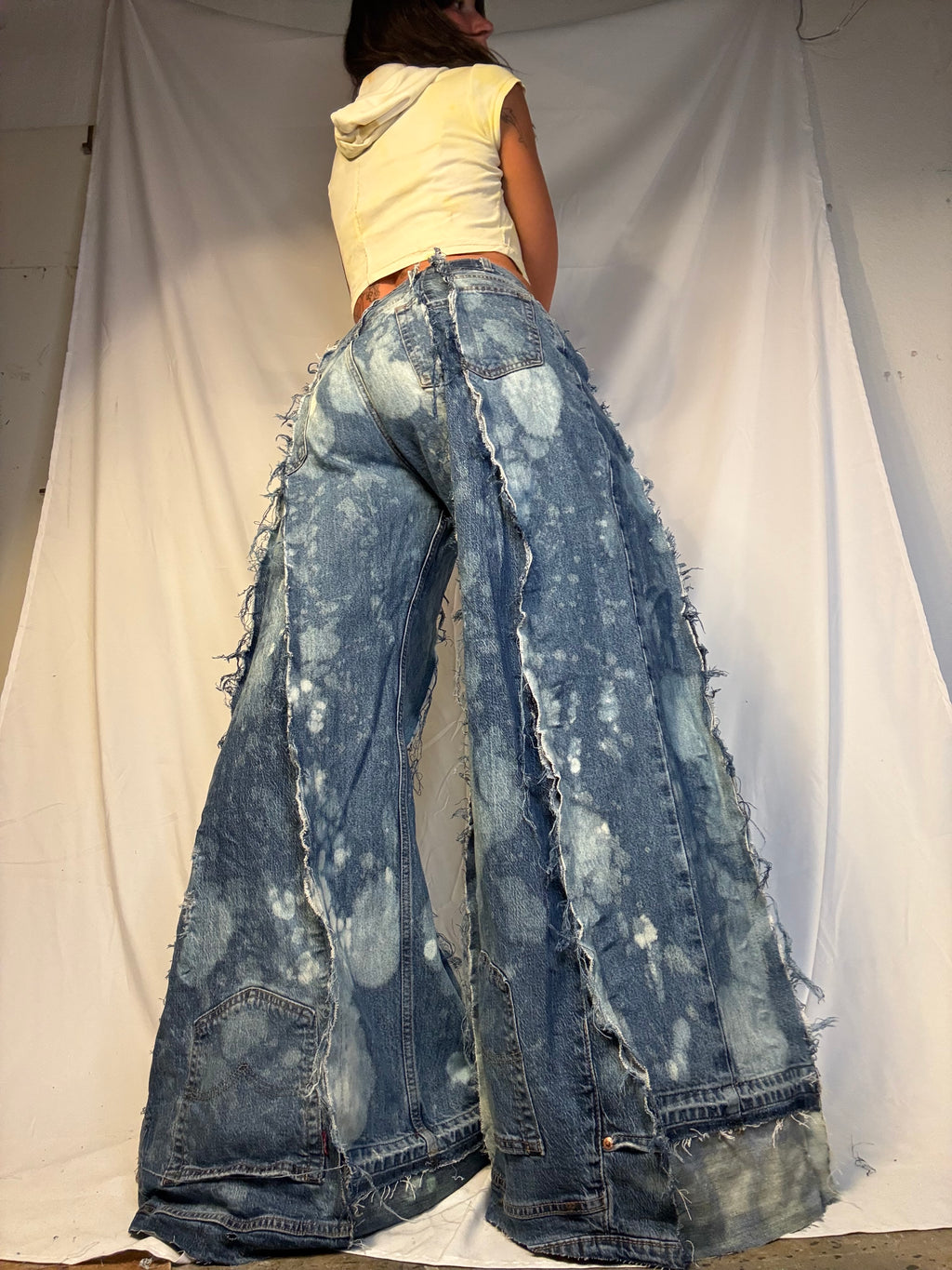 BAGGY BLEACH STAINED DISTRESSED CLASSIC DENIM SPG PANTS