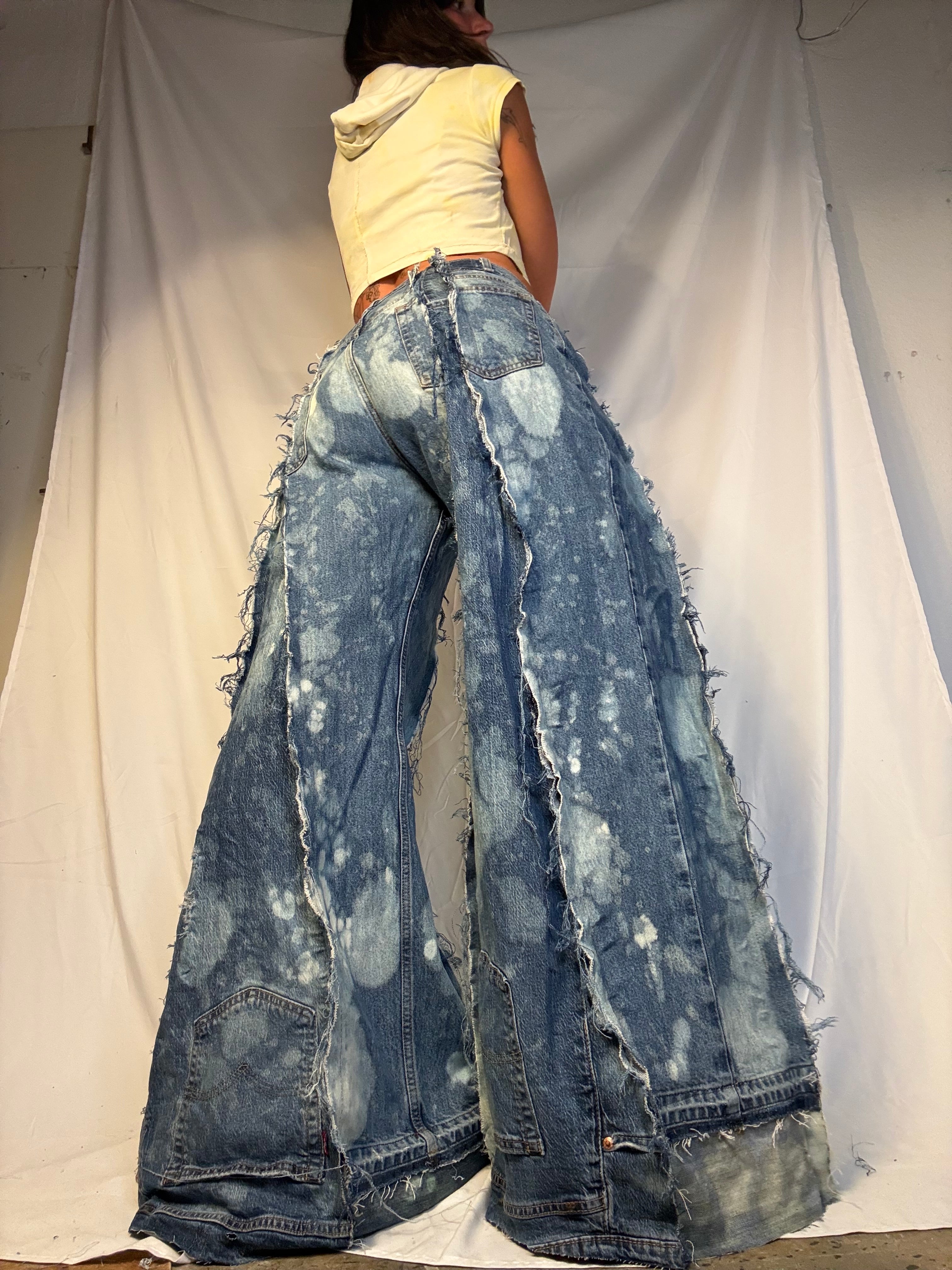 BAGGY BLEACH STAINED DISTRESSED CLASSIC DENIM SPG PANTS