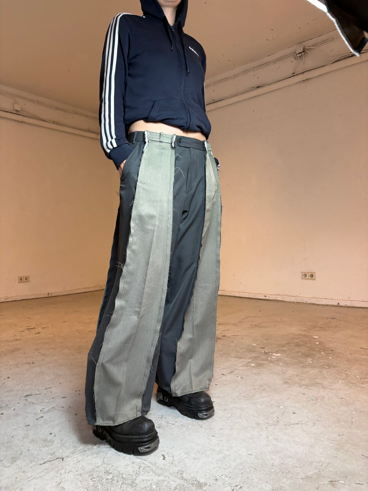 LIMITED EDITION BAGGY GREY/GREEN SPG SUITPANTS