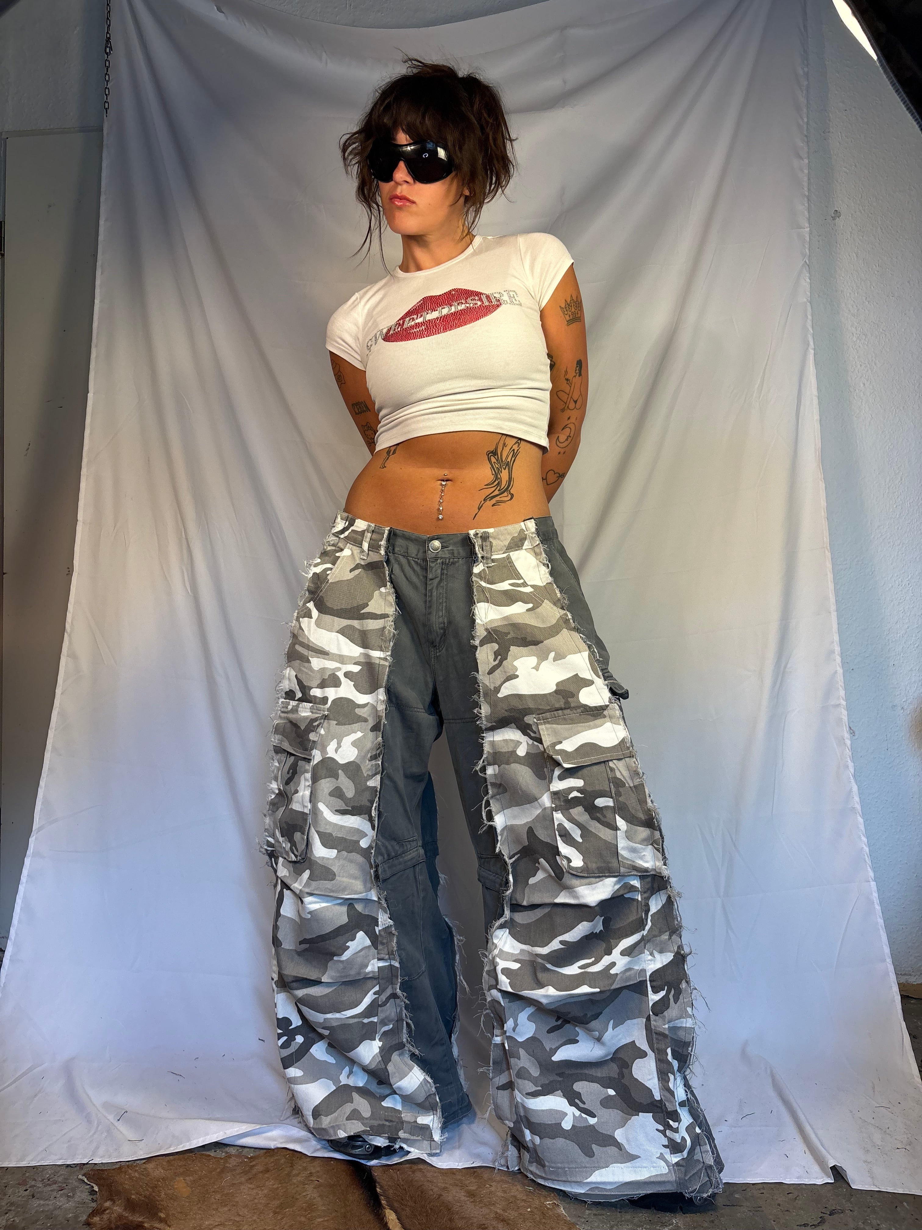 EXTRA BAGGY LIGHT GREY CAMO SPG PANTS