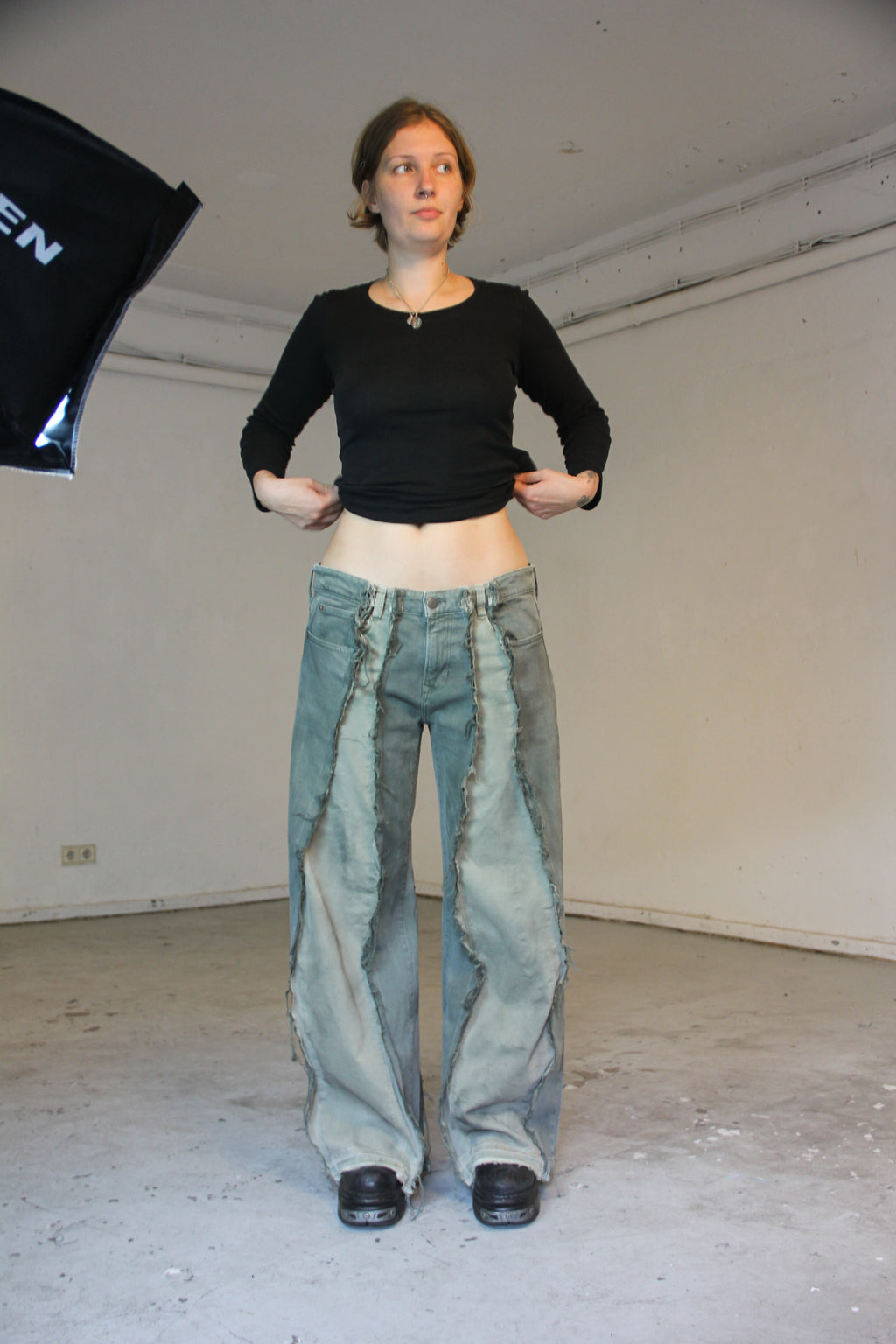 BAGGY STAINED LINOLEUM GREEN DENIM SPG PANTS