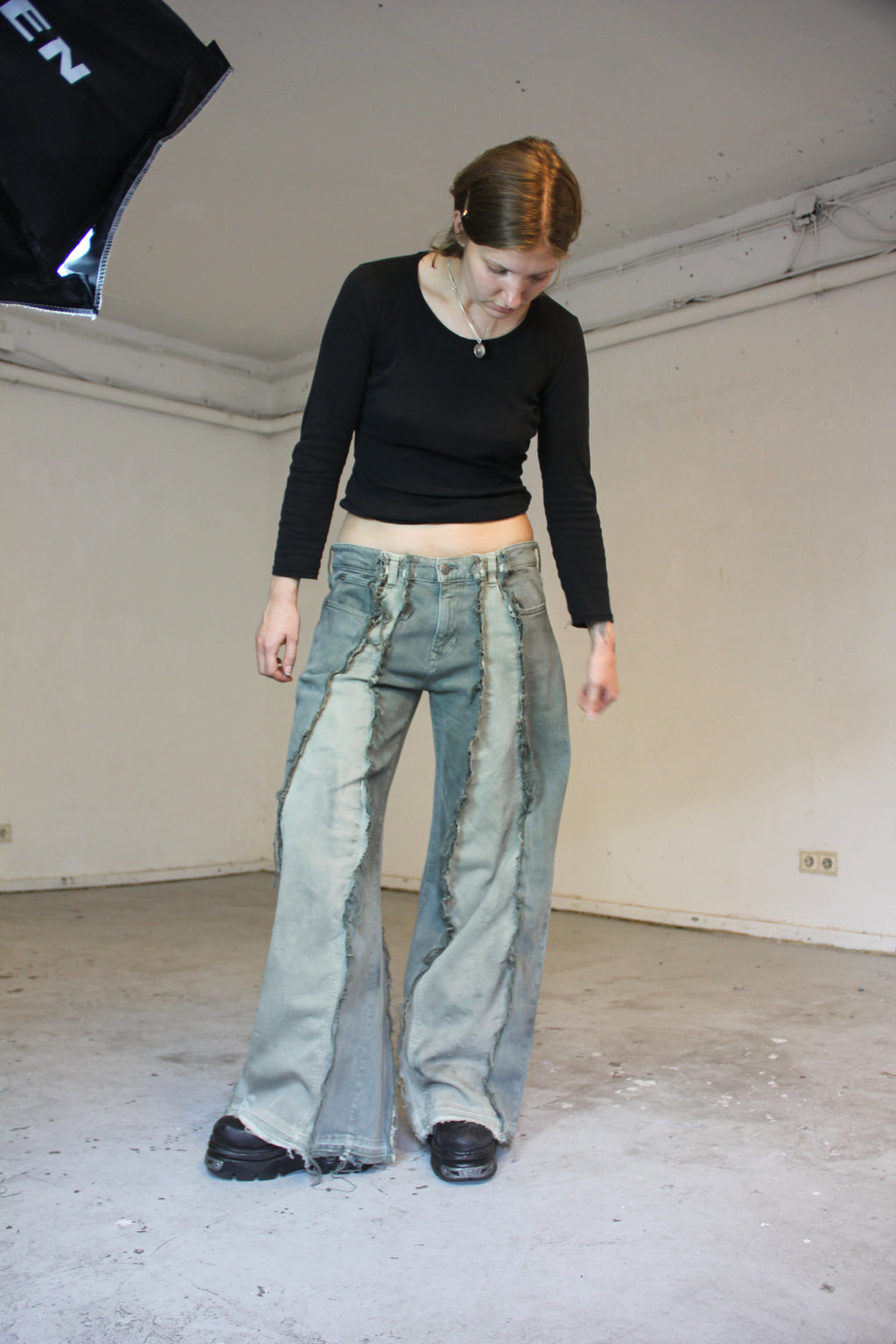 BAGGY STAINED LINOLEUM GREEN DENIM SPG PANTS