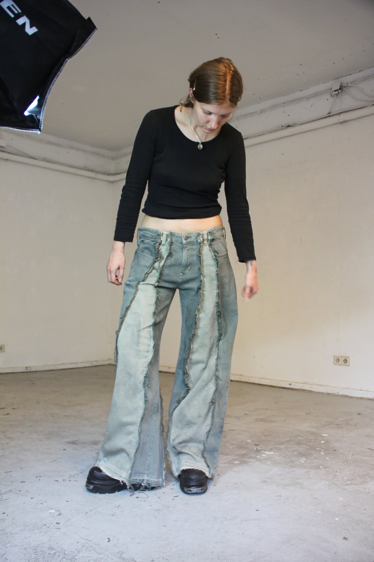 BAGGY STAINED LINOLEUM GREEN DENIM SPG PANTS