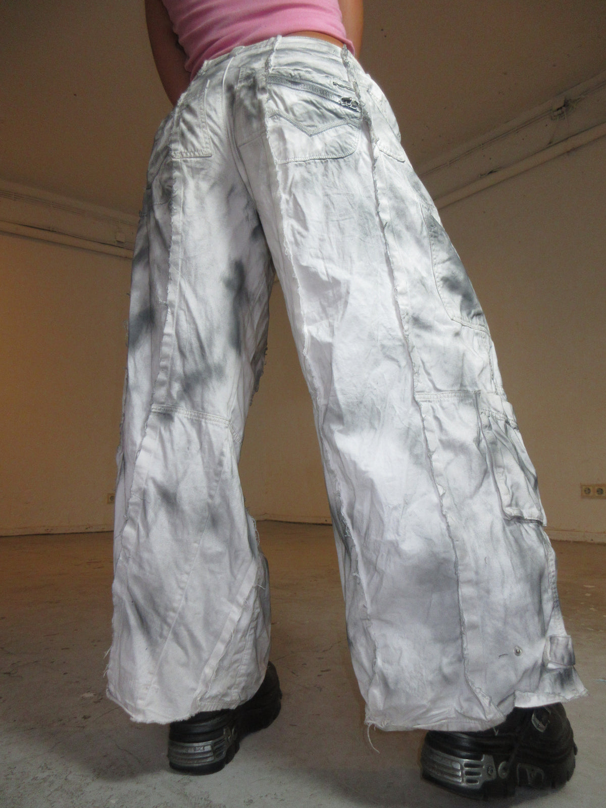 LIMITED EDITION BAGGY Y2K WHITE STAINED CARGO SPG PANTS