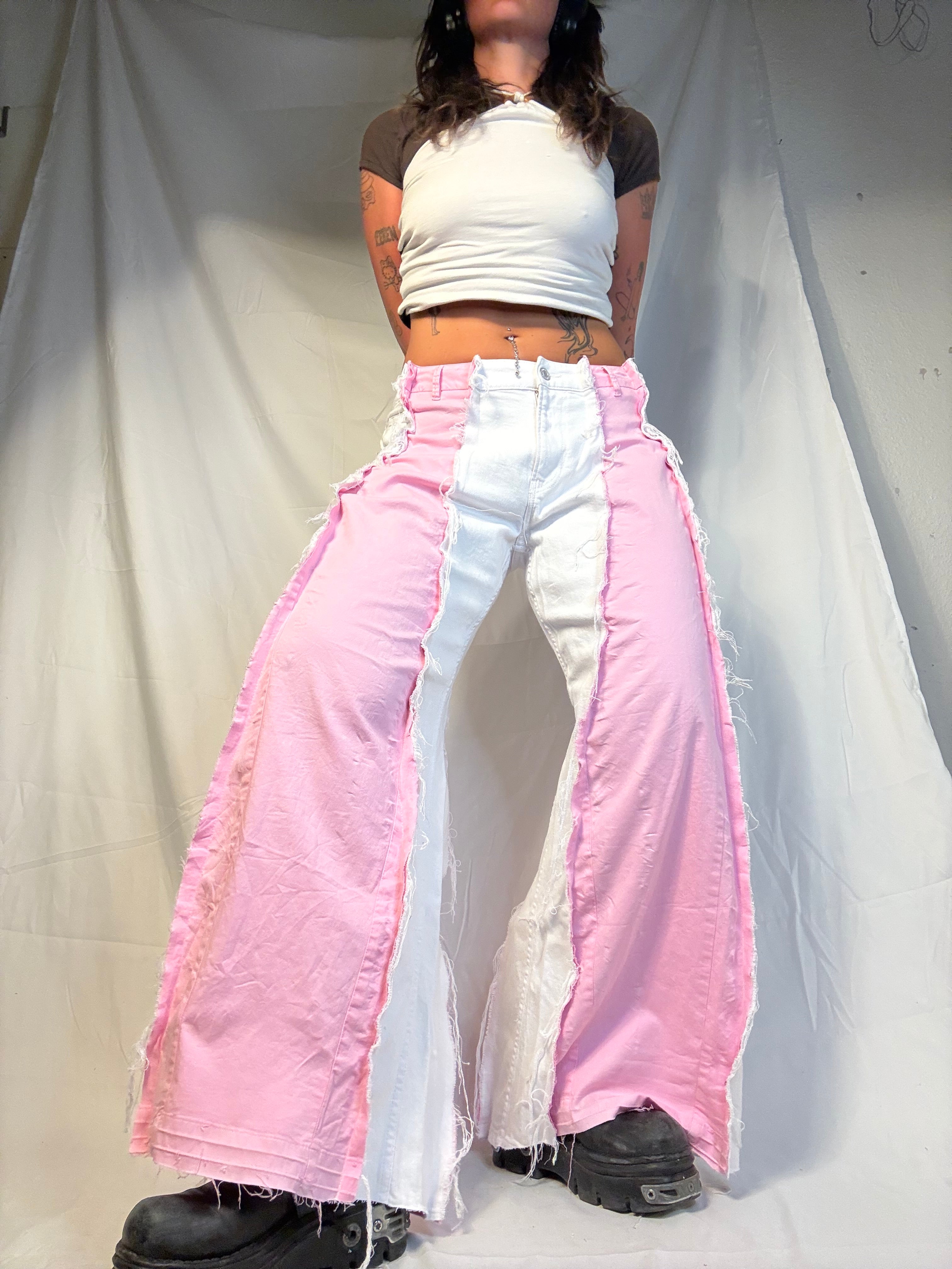 WIDE WHITE/BABY PINK SPG PANTS