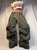 BAGGY DARK GREEN SPG PARACHUTE PANTS
