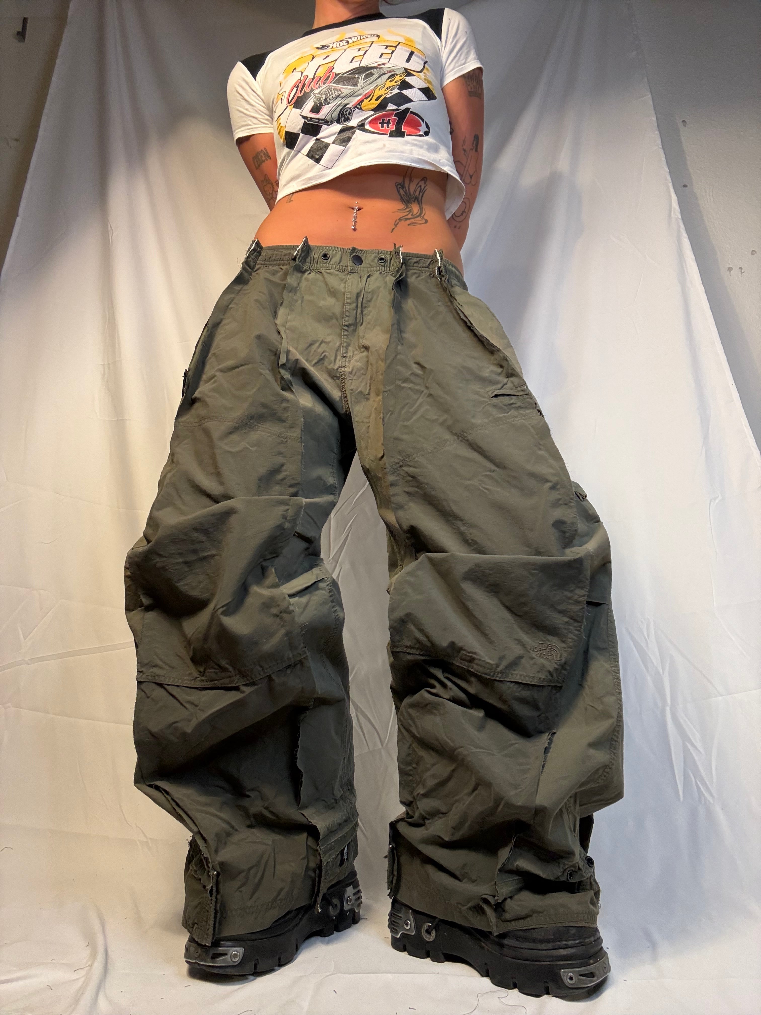 BAGGY DARK GREEN SPG PARACHUTE PANTS