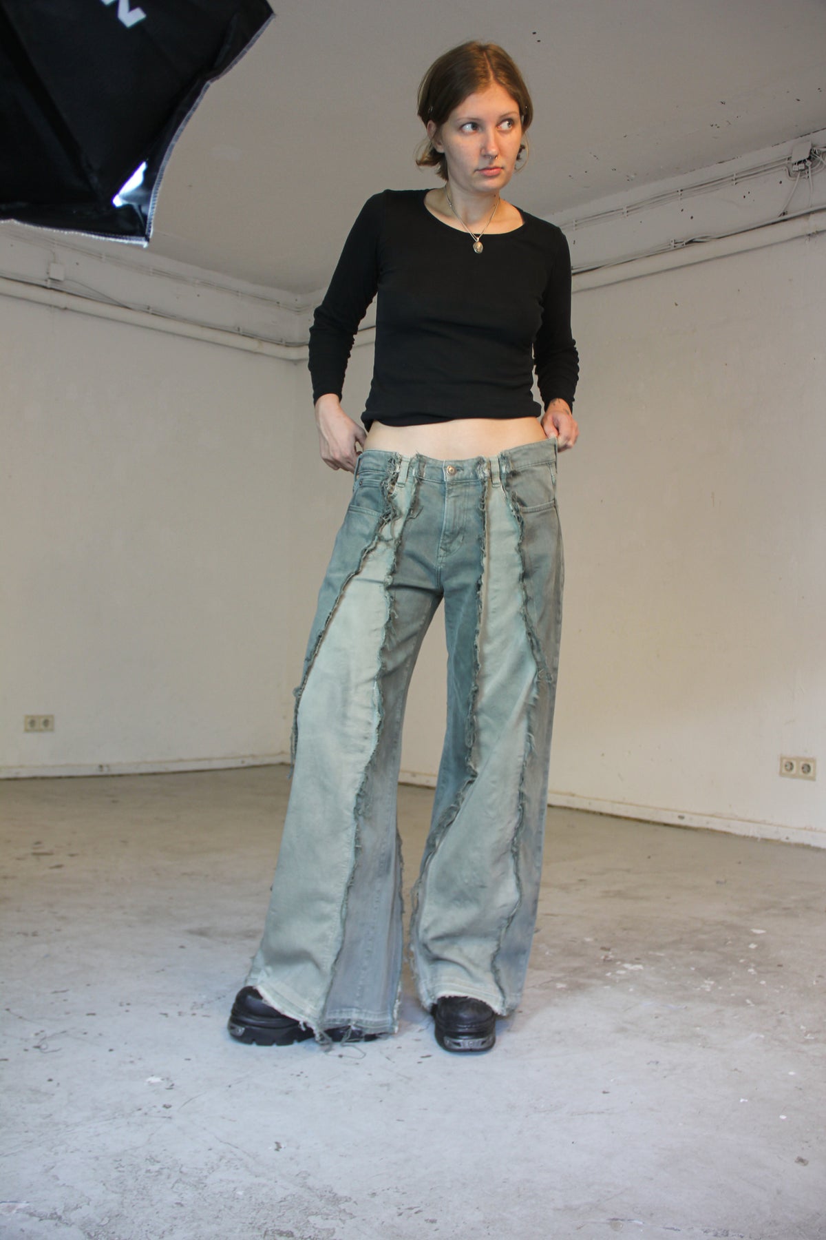 BAGGY STAINED LINOLEUM GREEN DENIM SPG PANTS